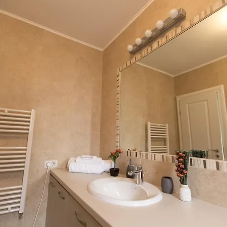 Deluxe Studio ~ Transylvania Boutique